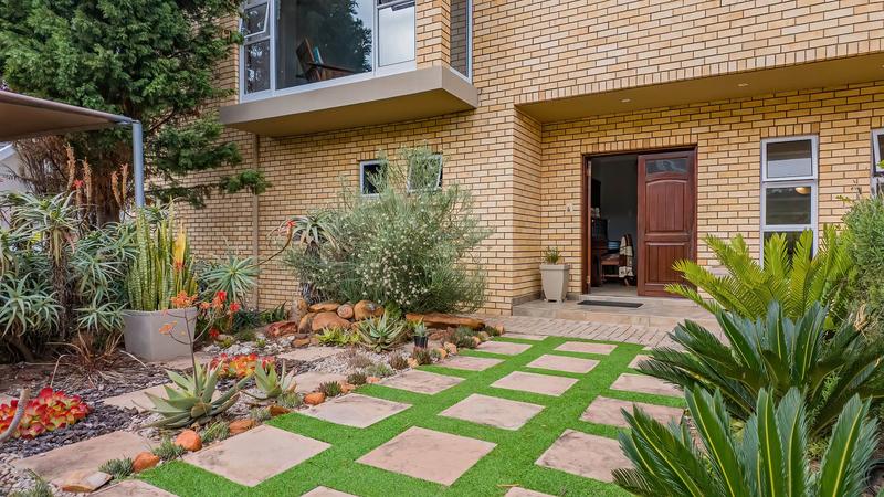9 Bedroom Property for Sale in Outeniqua Strand Western Cape